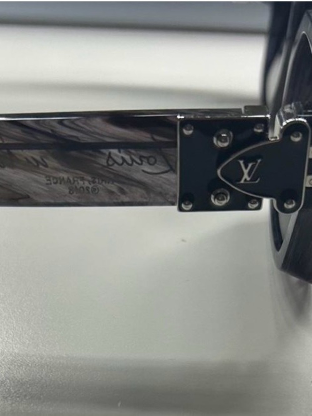 Louis Vuitton Men’s Black and Gray Marble Temple Sunglasses